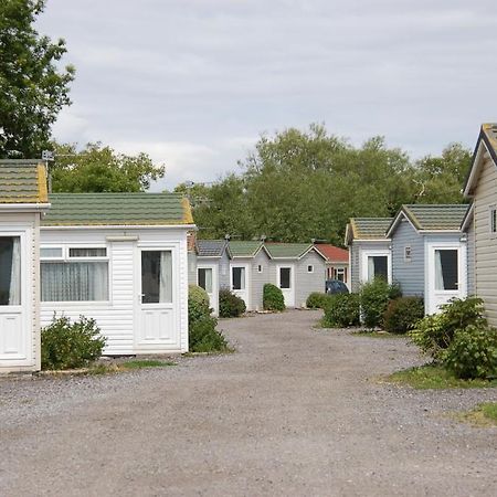 Warrens Village Motel And Self Catering Кливдон Номер фото