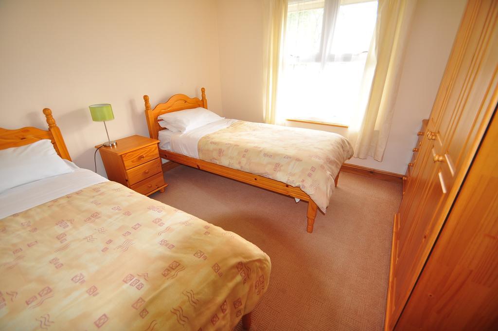 Warrens Village Motel And Self Catering Кливдон Номер фото