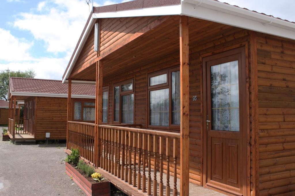 Warrens Village Motel And Self Catering Кливдон Номер фото