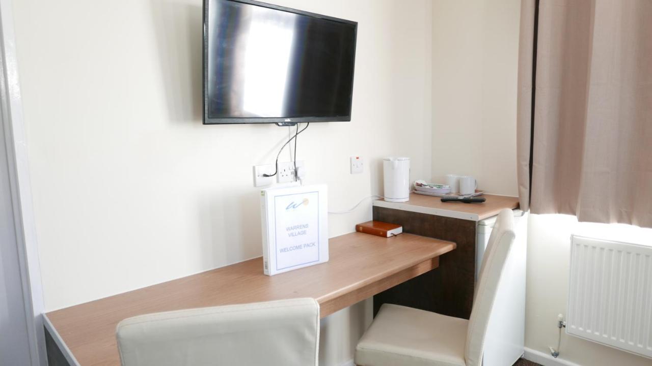 Warrens Village Motel And Self Catering Кливдон Экстерьер фото
