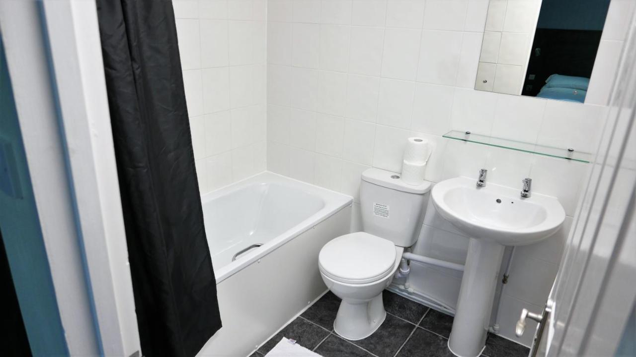 Warrens Village Motel And Self Catering Кливдон Экстерьер фото